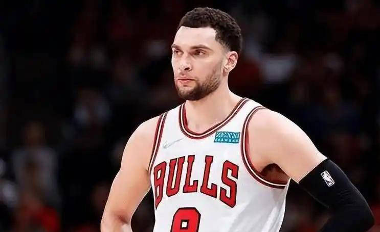 开云体育-爵士险胜深圳队，拉文状态火热