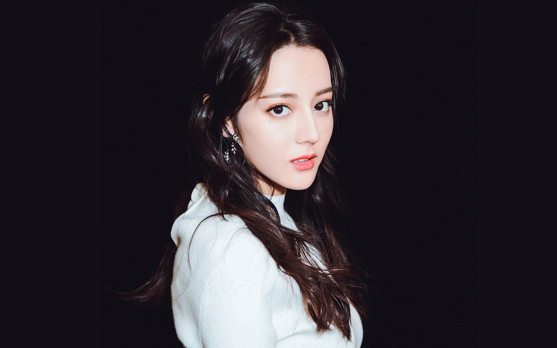 双线狂飙，鹈鹕横扫显统治，詹姆斯接管定乾坤